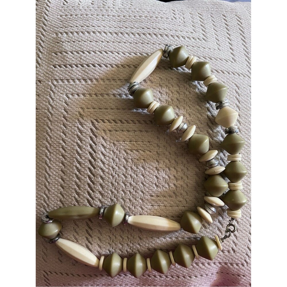 Vtg 80s 90s Chunky Olive Cream Resin Bead Statement Necklace